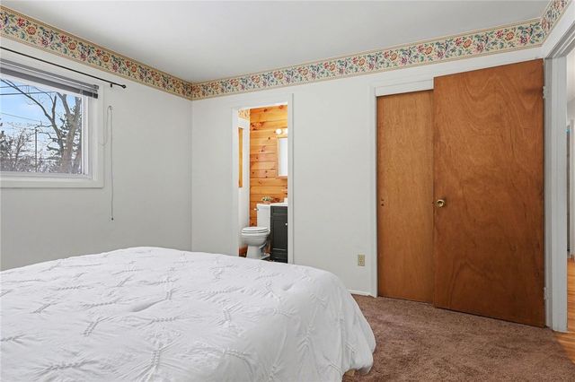 29 Amesbury Road, Henrietta, NY 14623