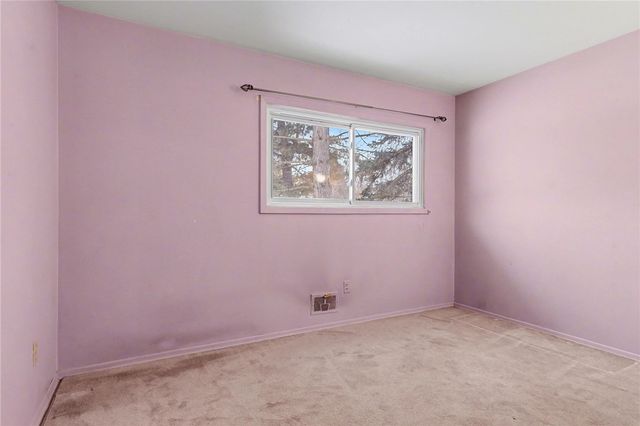 29 Amesbury Road, Henrietta, NY 14623