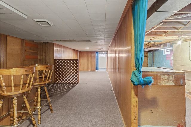 29 Amesbury Road, Henrietta, NY 14623