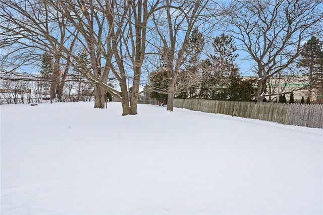 29 Amesbury Road, Henrietta, NY 14623