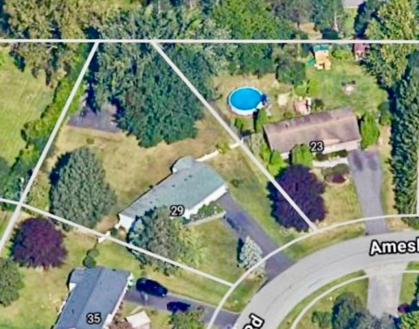 29 Amesbury Road, Henrietta, NY 14623