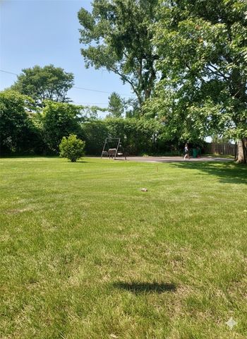 29 Amesbury Road, Henrietta, NY 14623