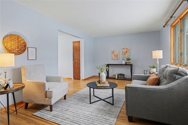 29 Amesbury Road, Henrietta, NY 14623