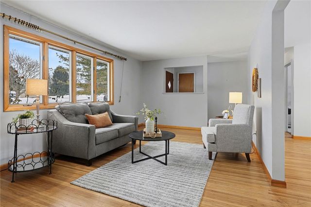 29 Amesbury Road, Henrietta, NY 14623