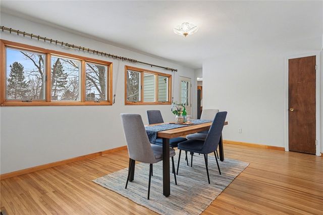 29 Amesbury Road, Henrietta, NY 14623