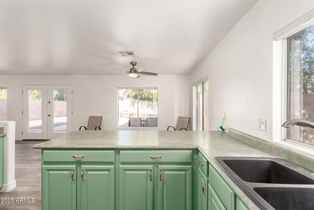 1226 E WAHALLA Lane, Phoenix, AZ 85024