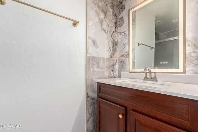 1226 E WAHALLA Lane, Phoenix, AZ 85024