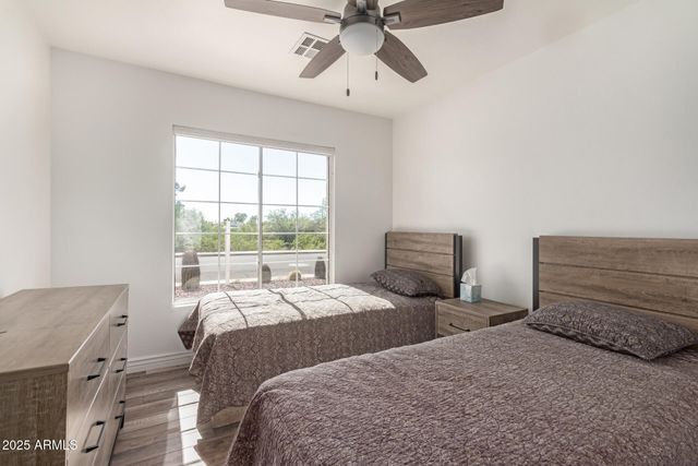 1226 E WAHALLA Lane, Phoenix, AZ 85024