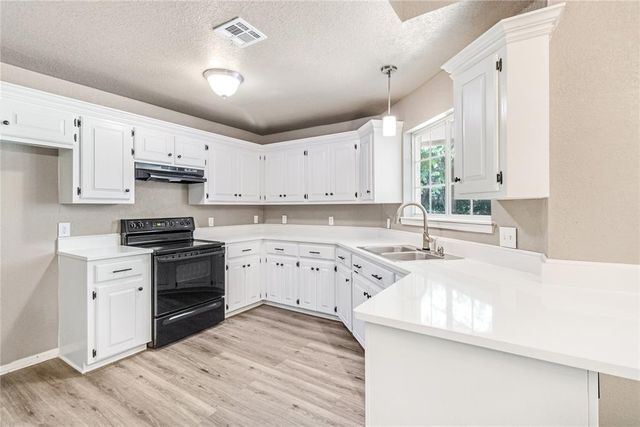 1909 Cherokee Trail, Choctaw, OK 73020