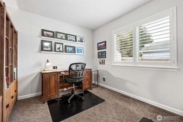 10149 Albany Park Lane SW, Rochester, WA 98579