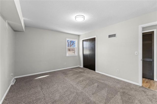 11812 E 56th Terrace, Kansas City, MO 64133