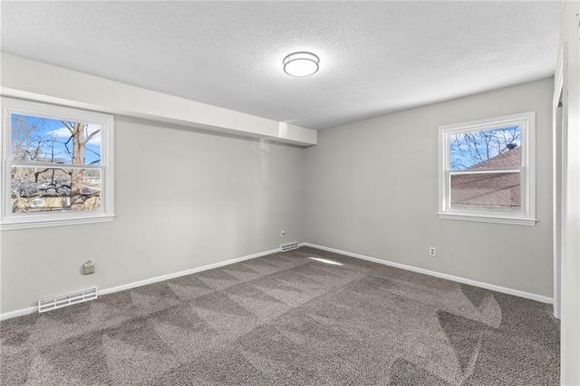 11812 E 56th Terrace, Kansas City, MO 64133