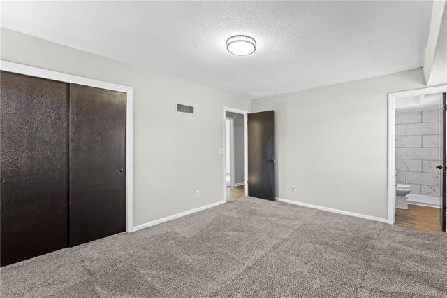 11812 E 56th Terrace, Kansas City, MO 64133