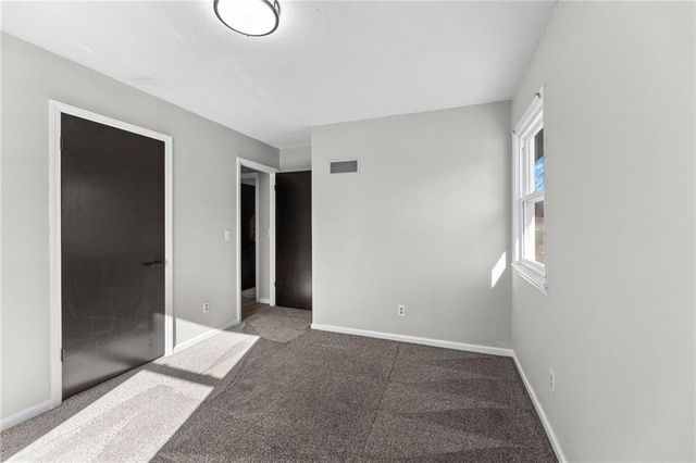 11812 E 56th Terrace, Kansas City, MO 64133