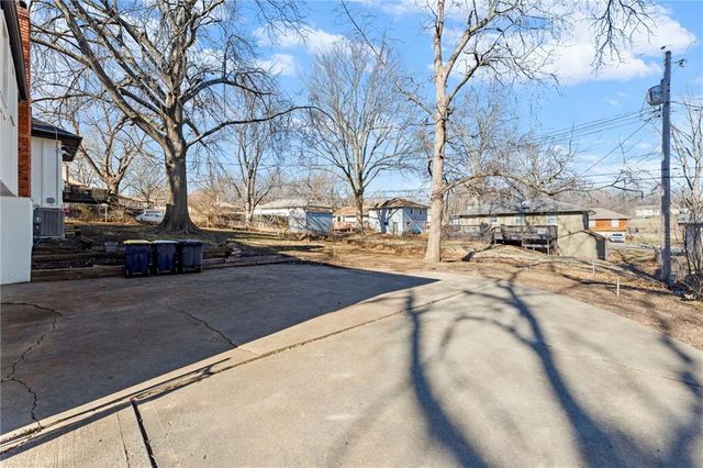 11812 E 56th Terrace, Kansas City, MO 64133