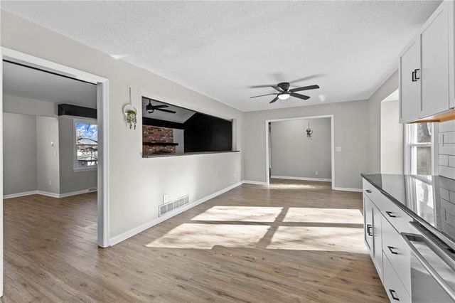 11812 E 56th Terrace, Kansas City, MO 64133