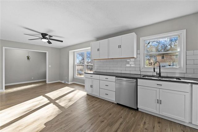 11812 E 56th Terrace, Kansas City, MO 64133