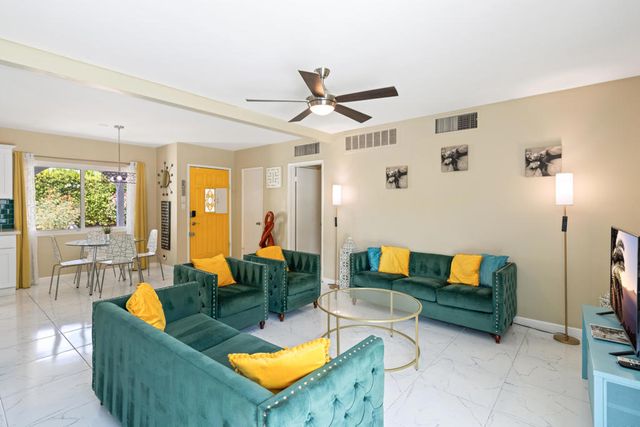 4385 E Paseo Caroleta, Palm Springs, CA 92264