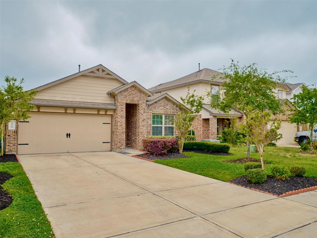12629 Pirate Bend Drive, Texas City, TX 77568