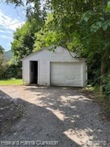 2001 Cartier Street, Flint, MI 48504