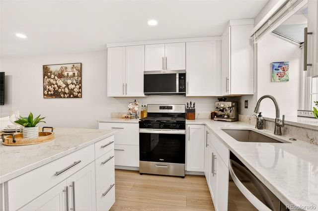 1228 S Flower Circle B, Lakewood, CO 80232