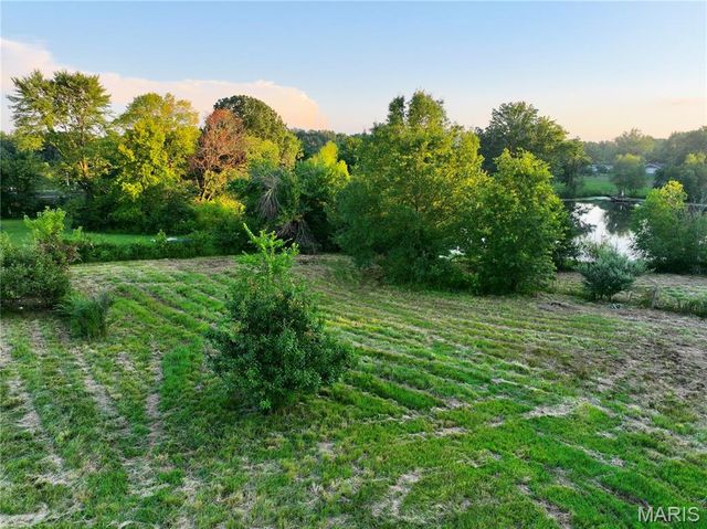 61 County Road 4705, Poplar Bluff, MO 63901