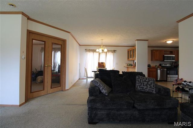 61 County Road 4705, Poplar Bluff, MO 63901