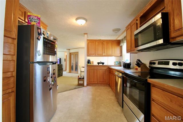 61 County Road 4705, Poplar Bluff, MO 63901