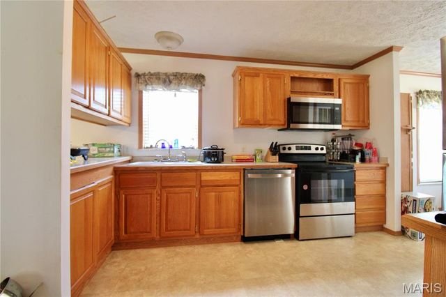 61 County Road 4705, Poplar Bluff, MO 63901