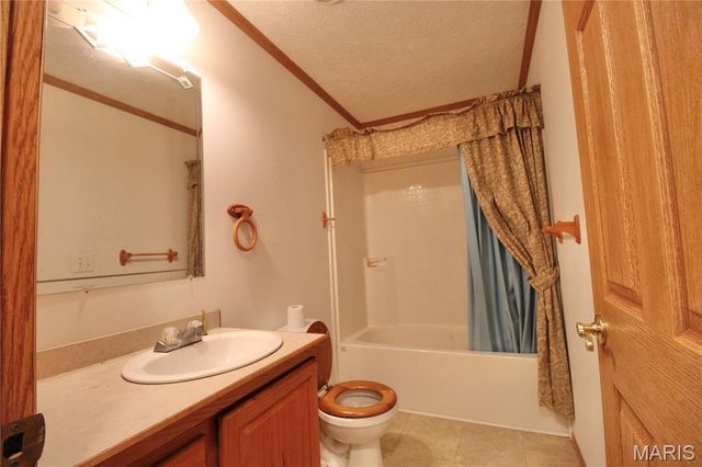 61 County Road 4705, Poplar Bluff, MO 63901