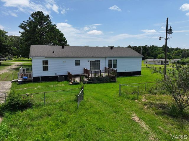 61 County Road 4705, Poplar Bluff, MO 63901