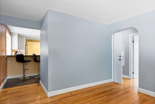 7 Saint Paul St, Fitchburg, MA 01420