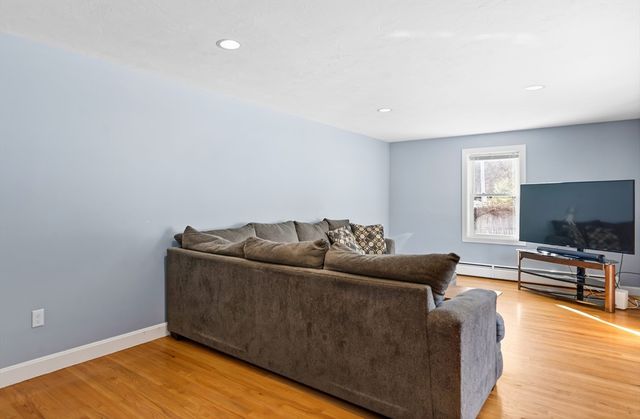 7 Saint Paul St, Fitchburg, MA 01420