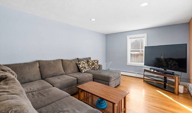 7 Saint Paul St, Fitchburg, MA 01420