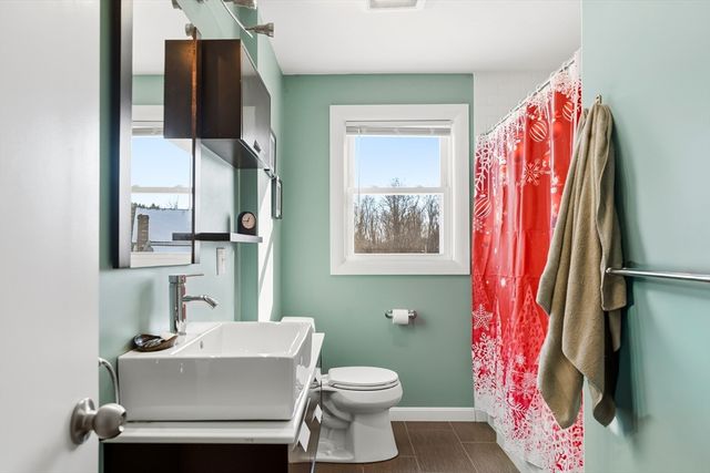 7 Saint Paul St, Fitchburg, MA 01420