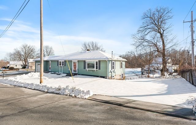 7 Saint Paul St, Fitchburg, MA 01420