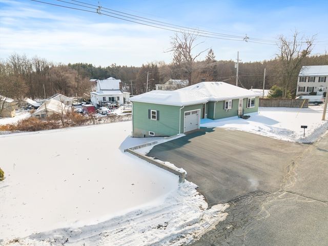 7 Saint Paul St, Fitchburg, MA 01420