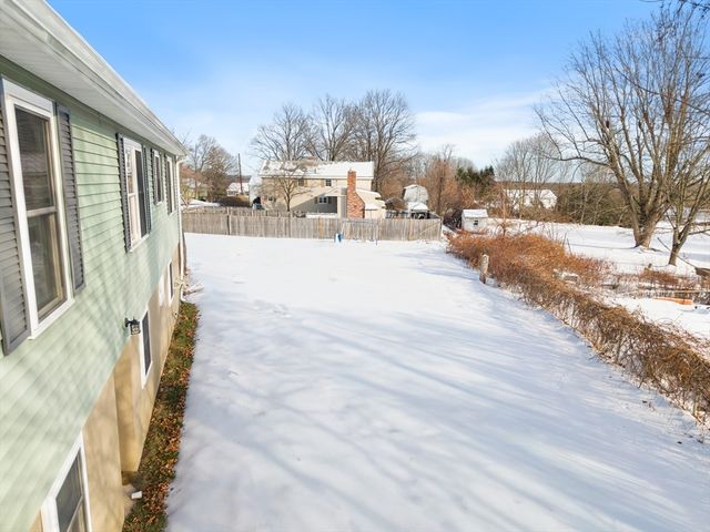 7 Saint Paul St, Fitchburg, MA 01420