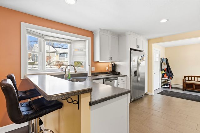 7 Saint Paul St, Fitchburg, MA 01420