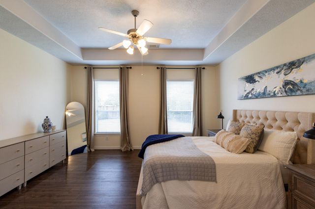 2225 Mangrove Bend Drive, League City, TX 77573