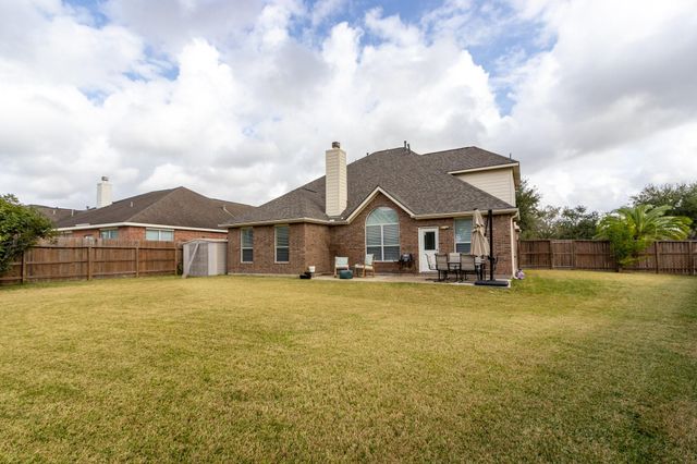 2225 Mangrove Bend Drive, League City, TX 77573