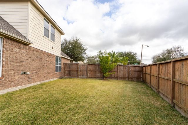 2225 Mangrove Bend Drive, League City, TX 77573