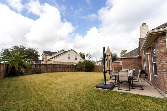 2225 Mangrove Bend Drive, League City, TX 77573