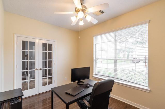 2225 Mangrove Bend Drive, League City, TX 77573