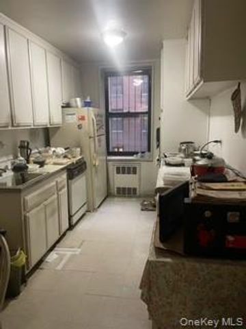 13815 franklin Avenue 111, Flushing, NY 11355