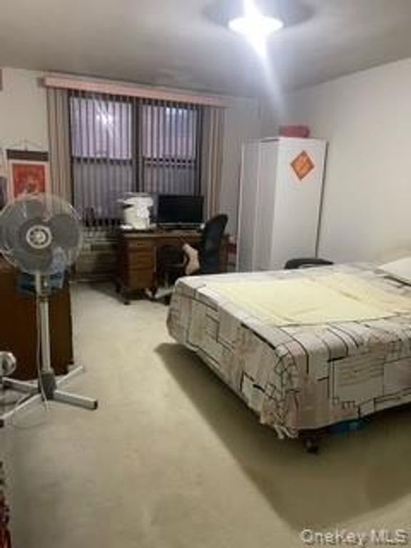 13815 franklin Avenue 111, Flushing, NY 11355