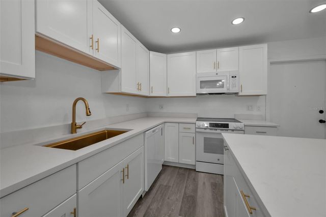 3421 TRICON LANE 22, Holiday, FL 34691