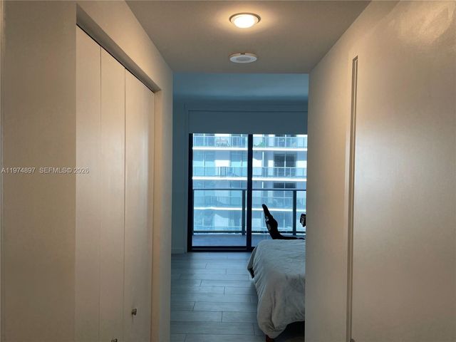 45 SW 9th St 1206, Miami, FL 33130