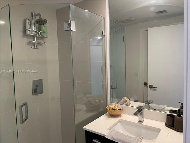 45 SW 9th St 1206, Miami, FL 33130