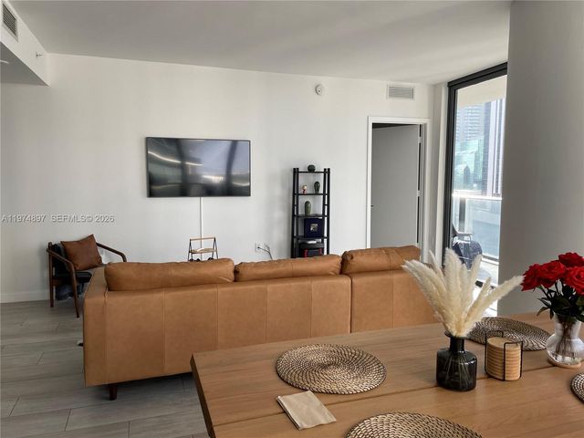 45 SW 9th St 1206, Miami, FL 33130